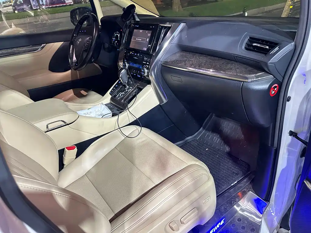Toyota Vellfire 2020 — фото 12