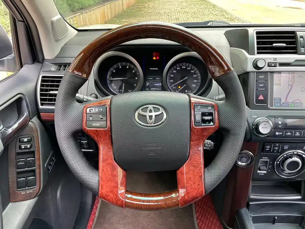 Toyota Prado 2014 — фото 10