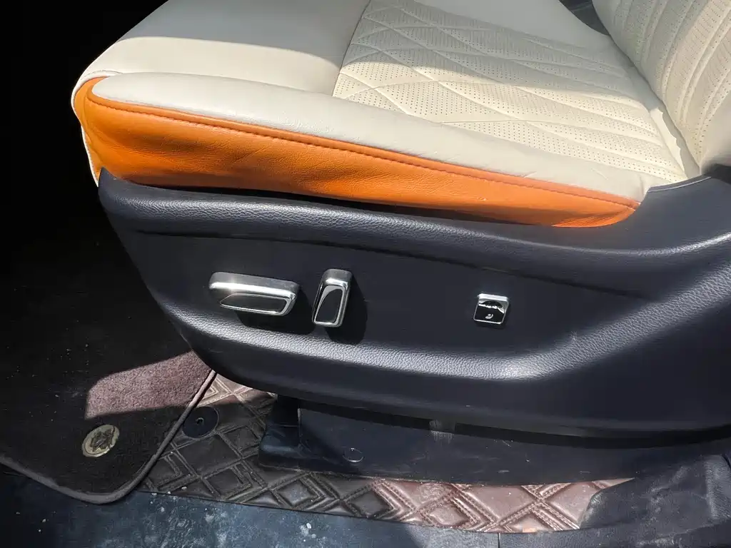 GAC Motor Trumpchi M8 2022 — фото 11