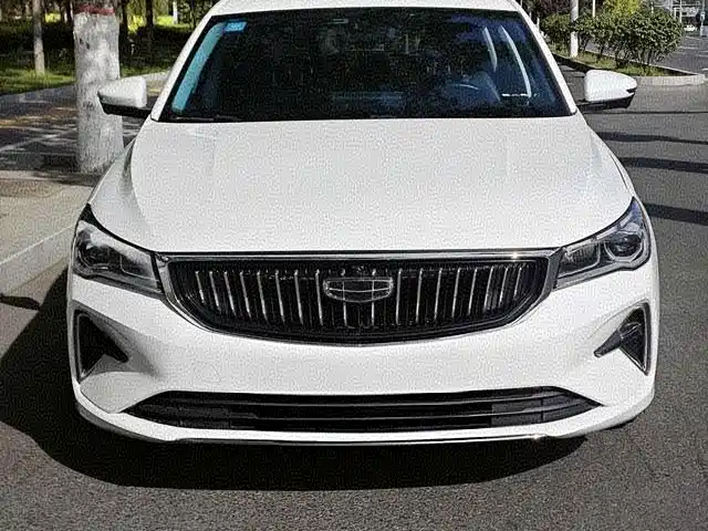 Geely Emgrand 2023 — фото 2