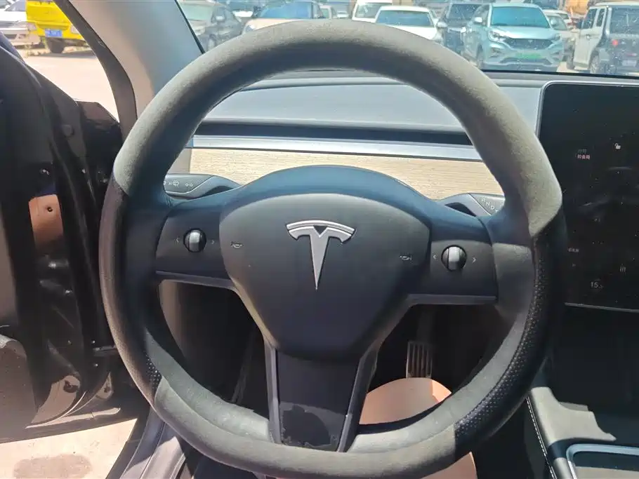 Tesla Model Y 2022 — фото 15