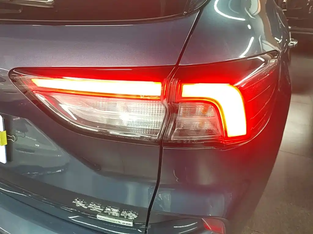 Ford Edge 2020 — фото 8