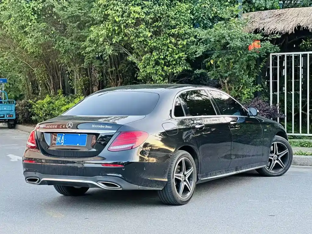 Mercedes-Benz E-Class 2020 — фото 9