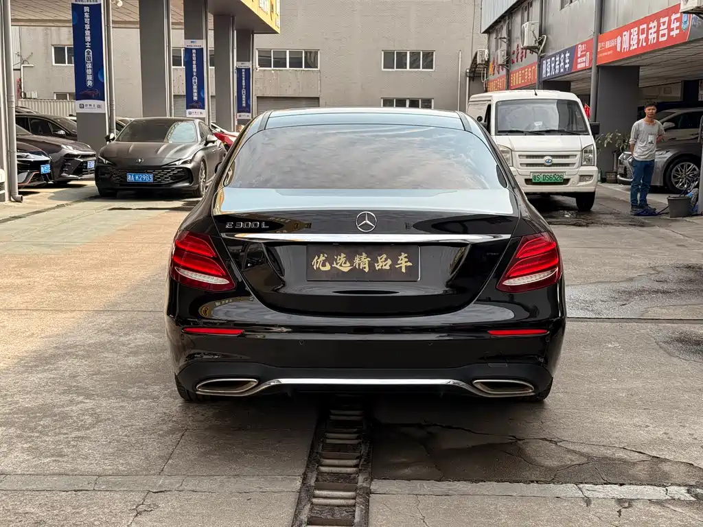 Mercedes-Benz E-Class 2019 — фото 12