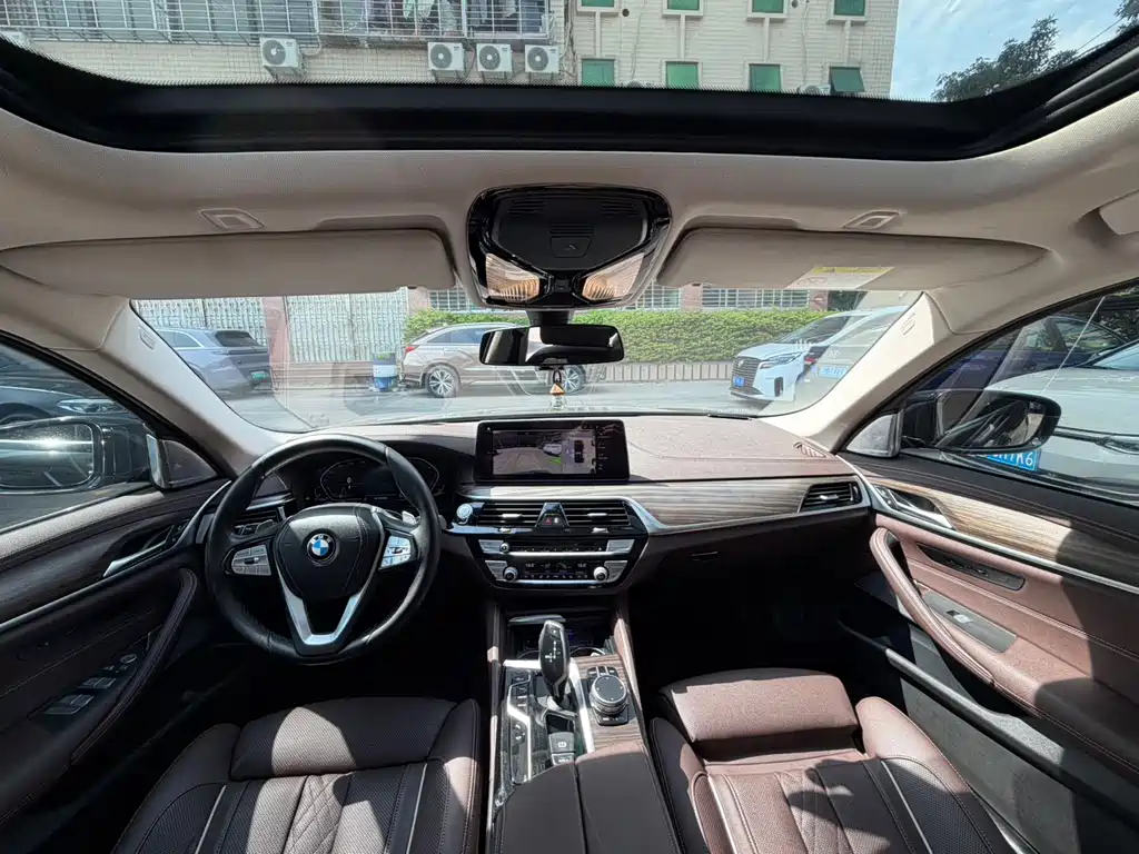 BMW 5 Series 2020 — фото 15