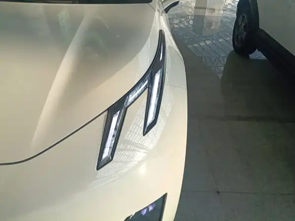 Lynk & Co Z20 2025