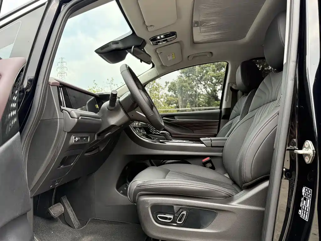 GAC Motor Trumpchi M8 2025 — фото 8