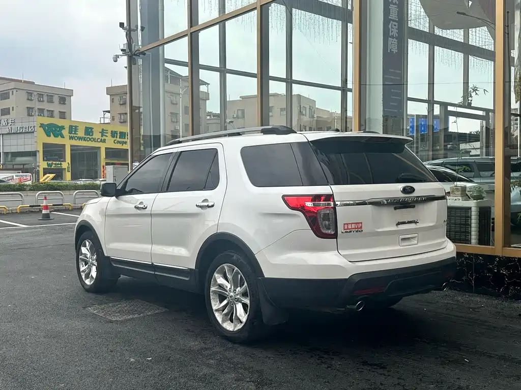 Ford Explorer 2015 — фото 11