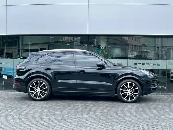 Porsche Cayenne 2023
