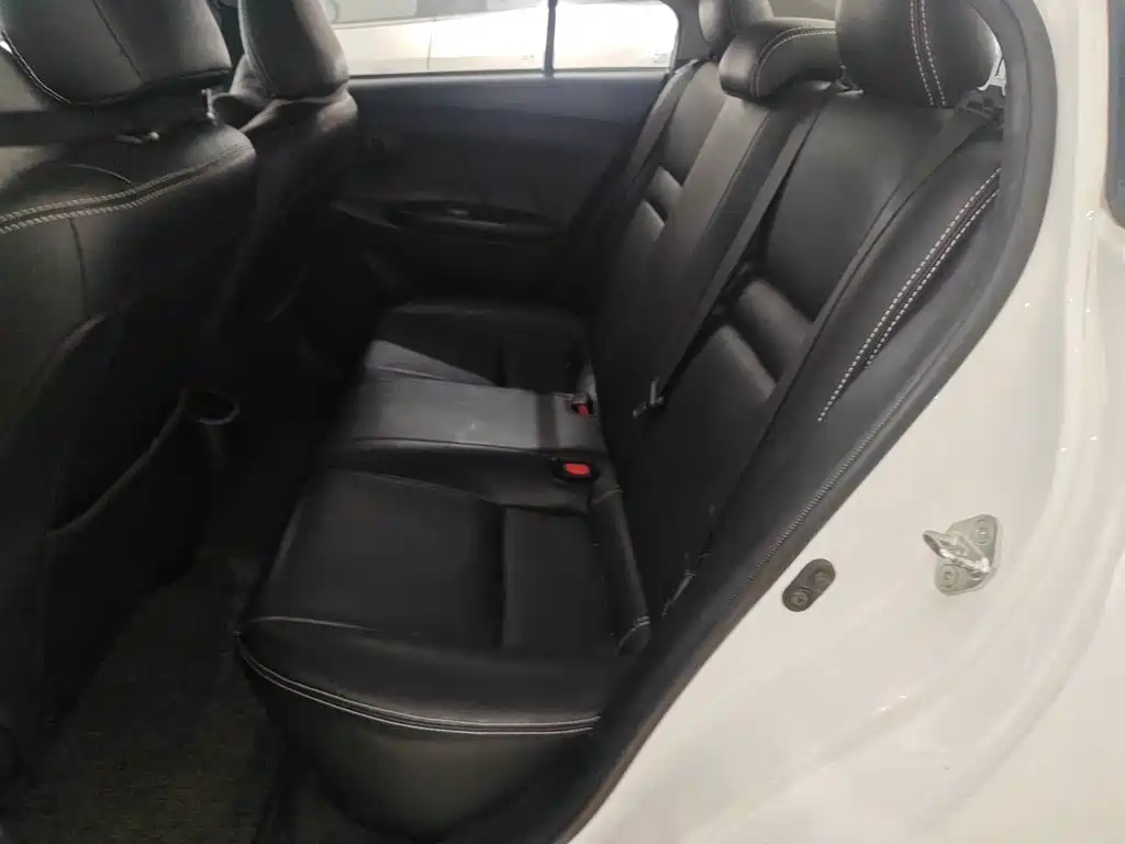 Toyota Yaris L 2018 — фото 15