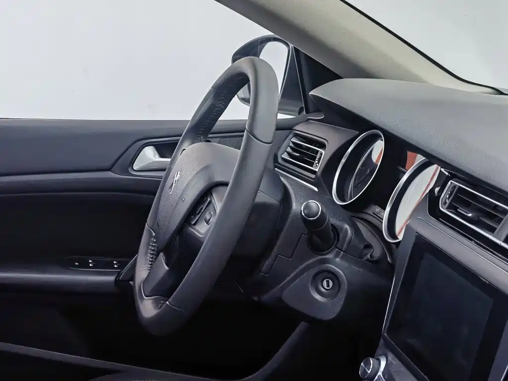 Peugeot 408 2016 — фото 22