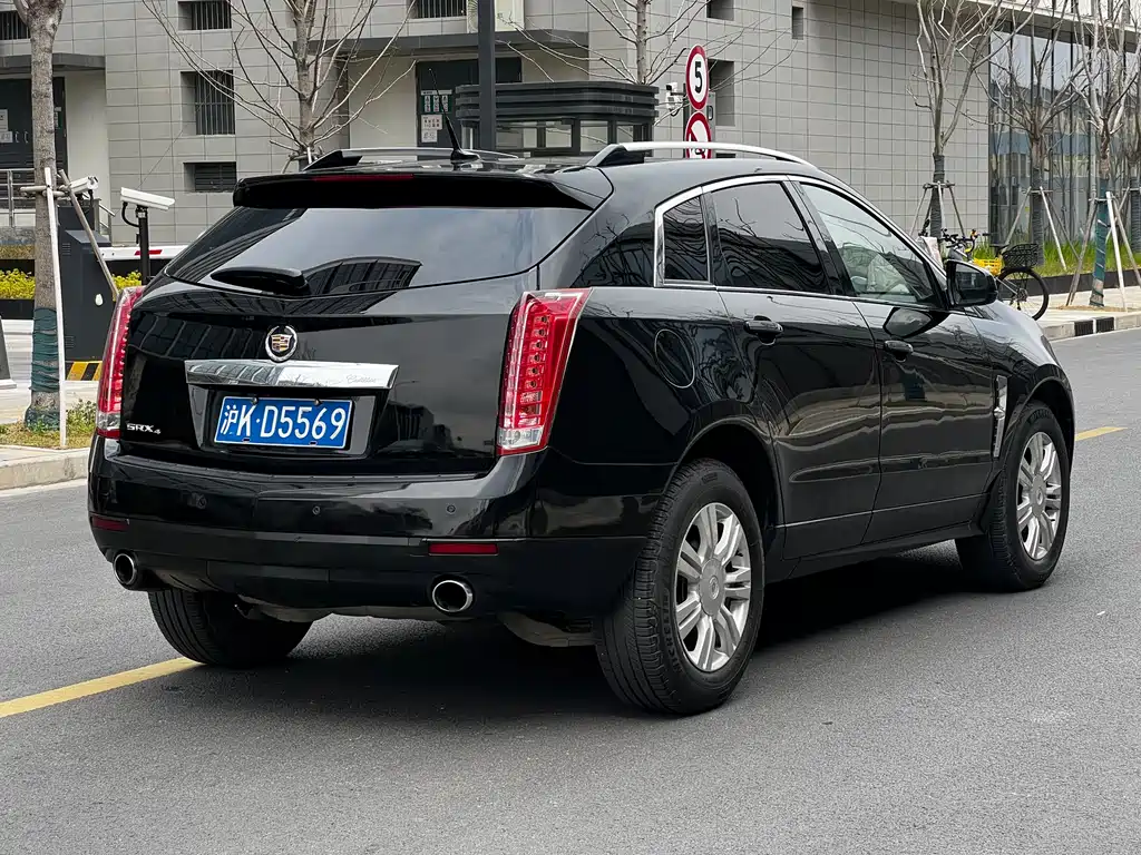 Cadillac SRX 2010 — фото 24