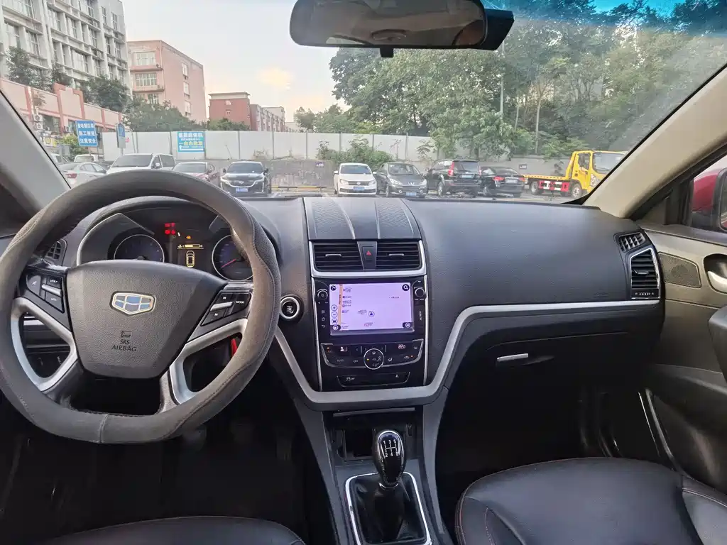 Geely Emgrand 2015 — фото 15