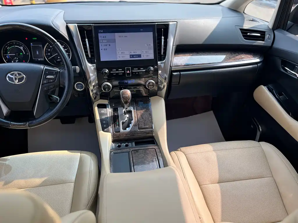 Toyota Alphard 2022 — фото 21