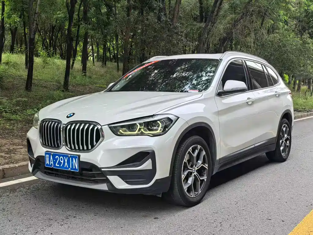 BMW X1 2021 — фото 1