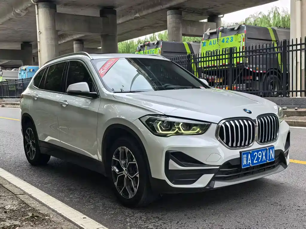 BMW X1 2021 — фото 3