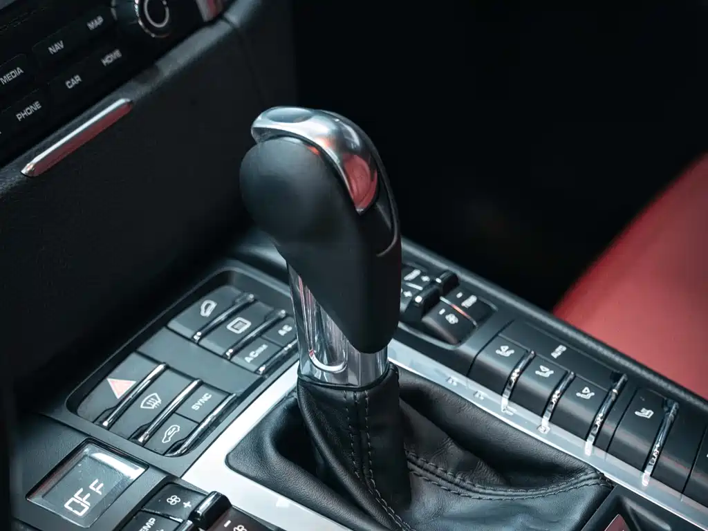 Porsche Macan 2018 — фото 17