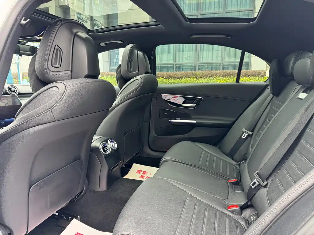Mercedes-Benz C-Class 2023 — фото 9