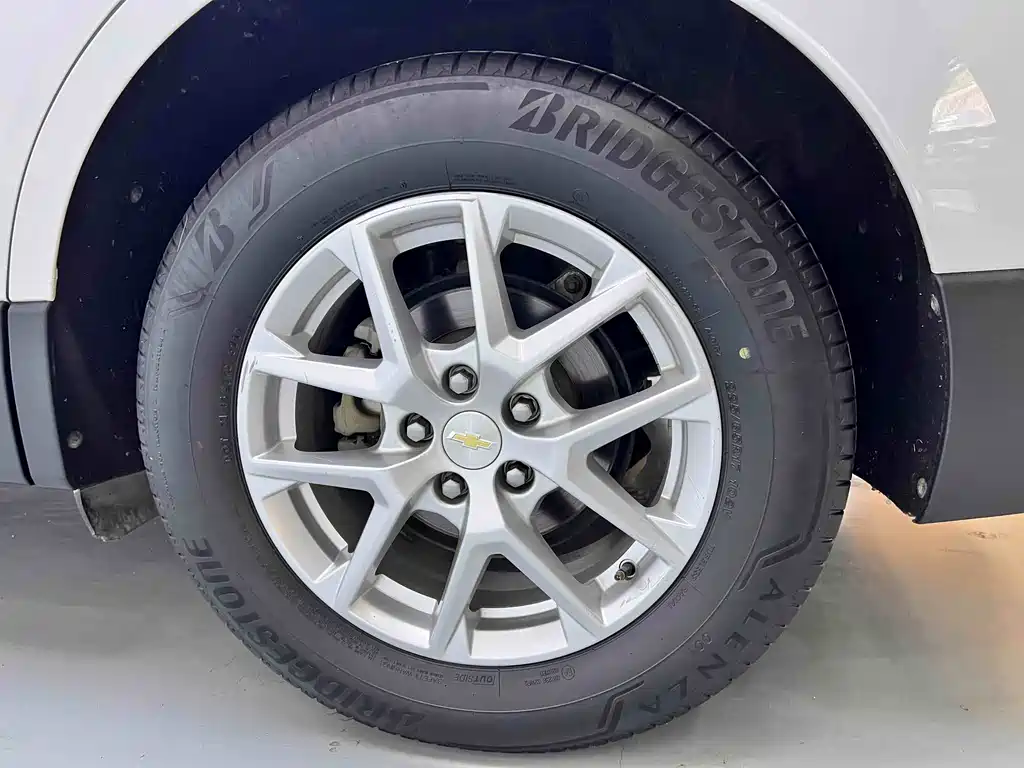 Chevrolet Equinox 2021 — фото 15