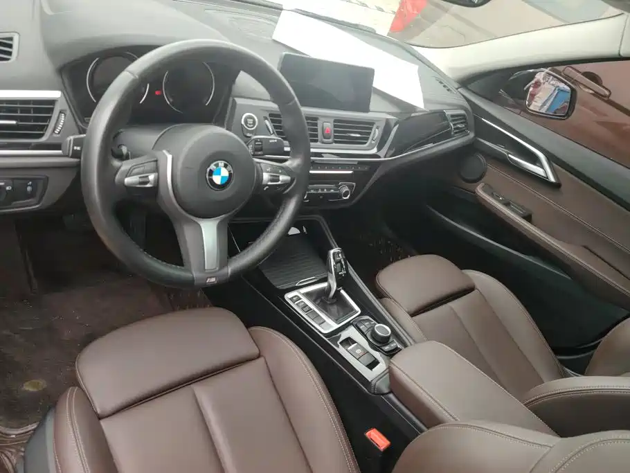 BMW 1 Series 2020 — фото 12