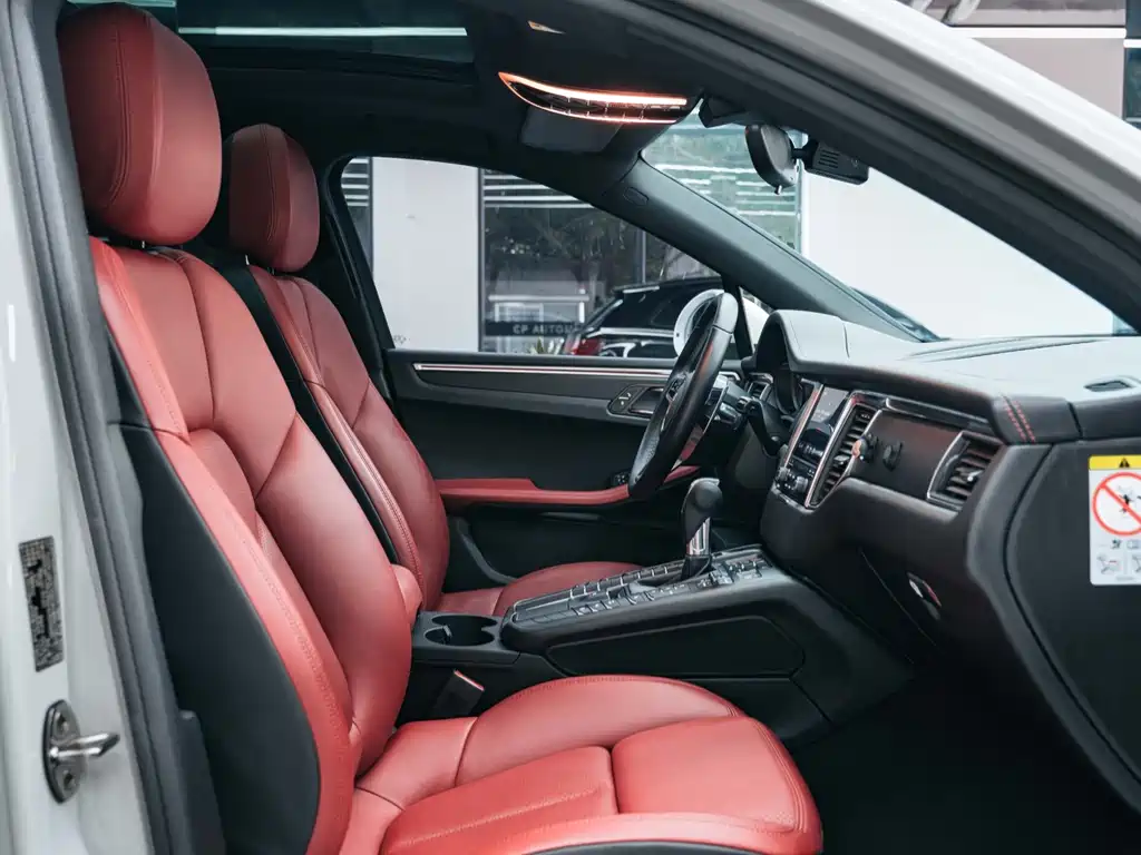 Porsche Macan 2018 — фото 11