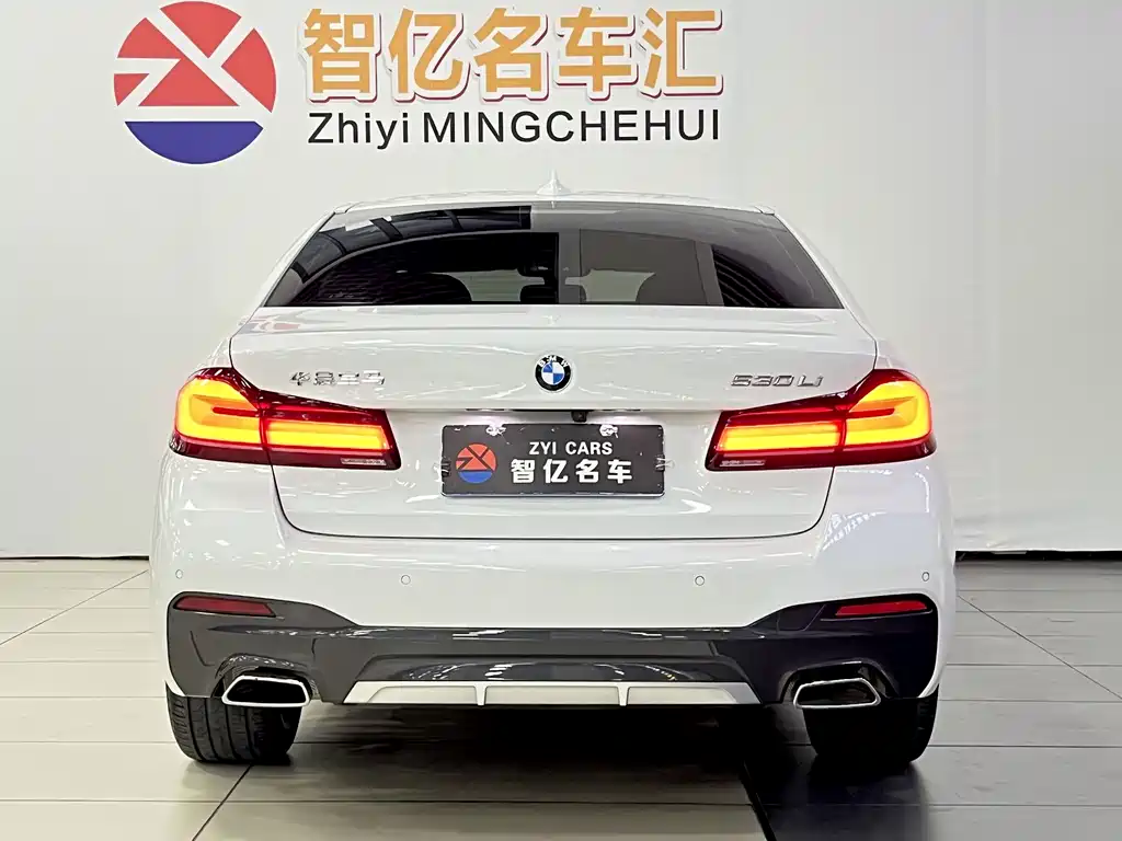BMW 5 Series 2023 — фото 12