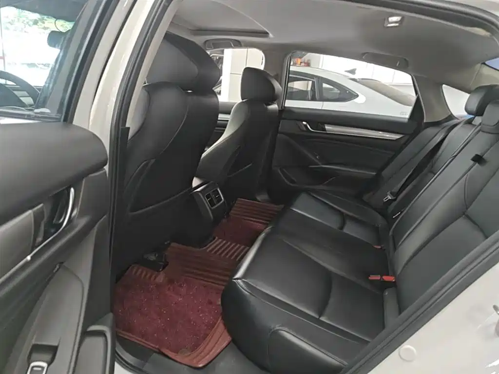 Honda Accord 2020 — фото 17