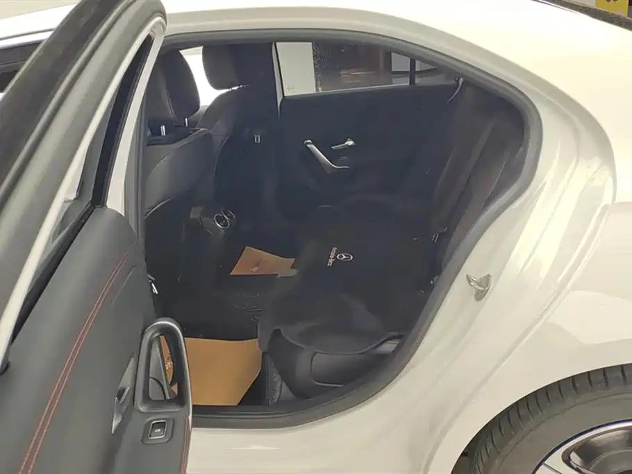 Mercedes-Benz A-Class 2023 — фото 11