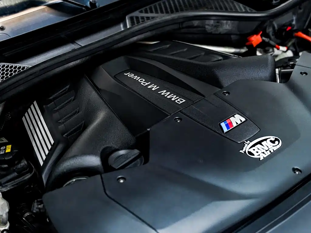 BMW X6 M 2017 — фото 16
