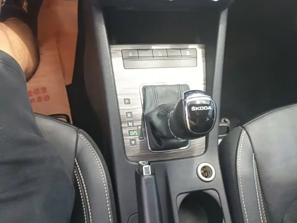 Skoda Octavia 2016 — фото 14