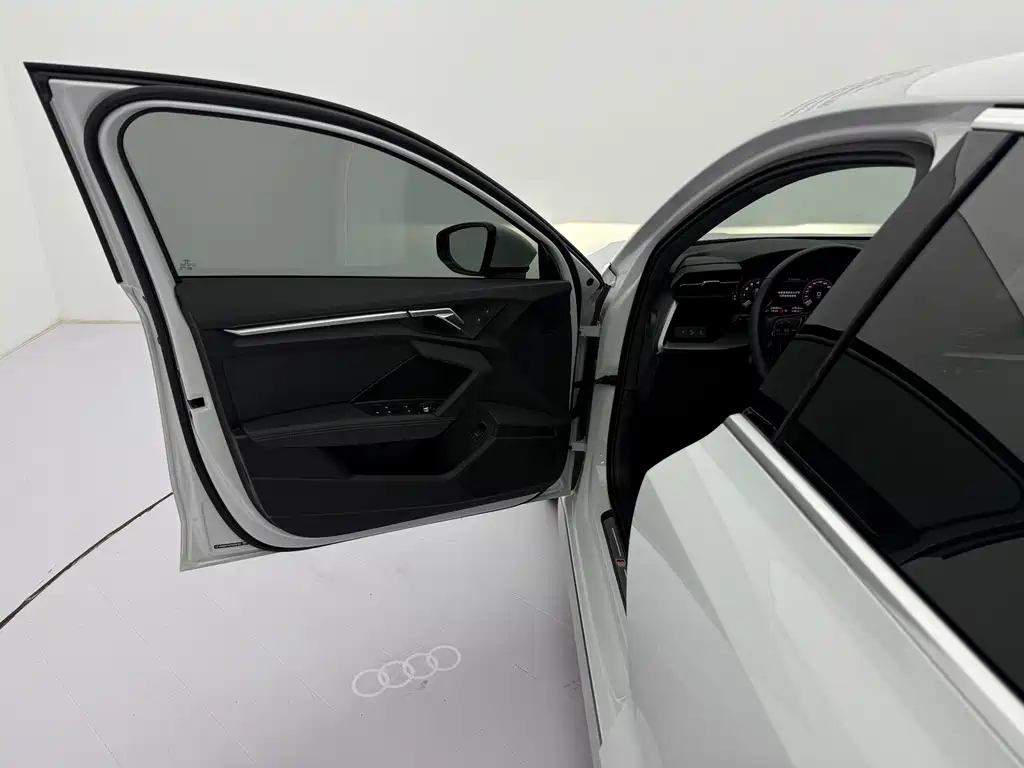 Audi A3 2023 — фото 20