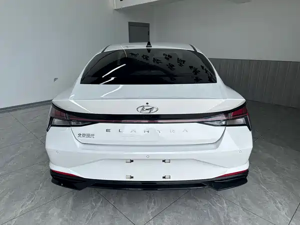 Hyundai Elantra 2023