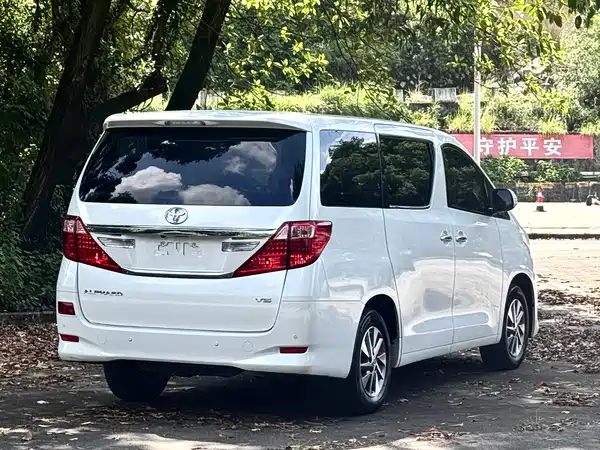 Toyota Alphard 2015