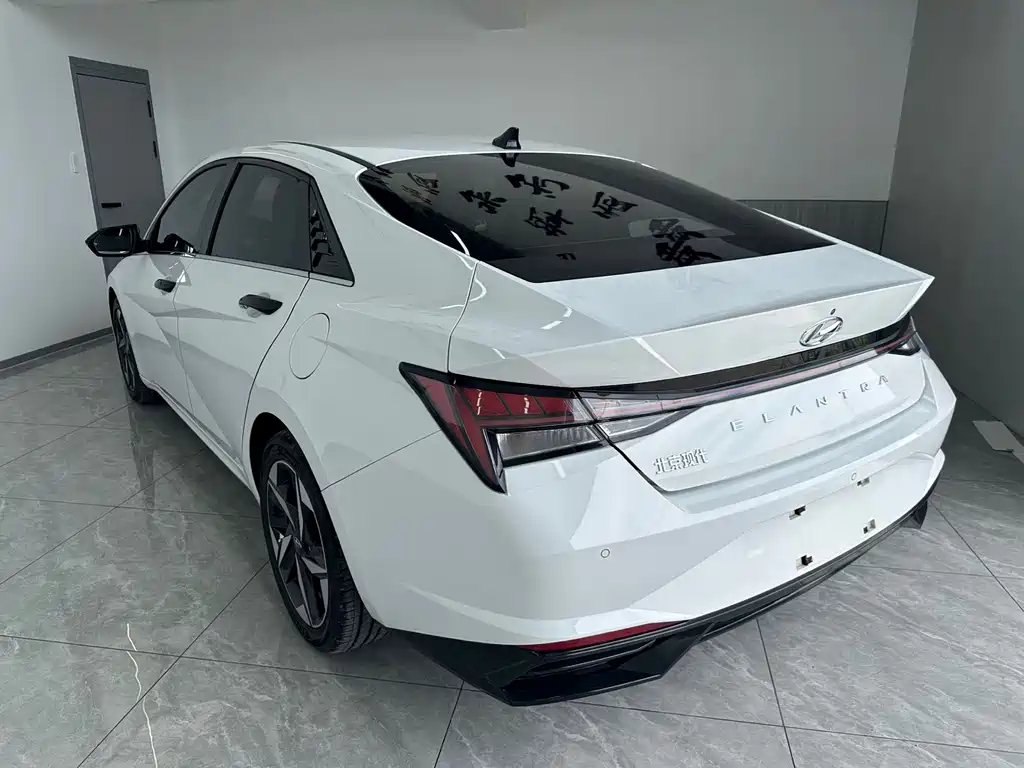 Hyundai Elantra 2023