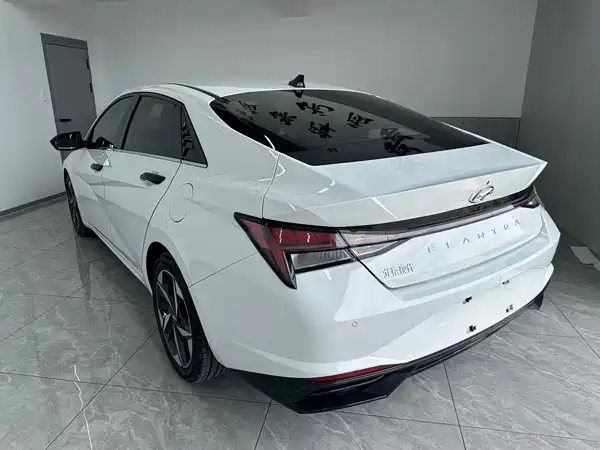 Hyundai Elantra 2023