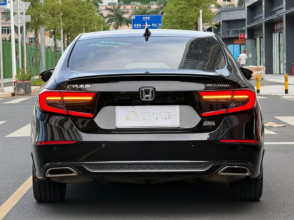 Honda Accord 2022 — фото 11
