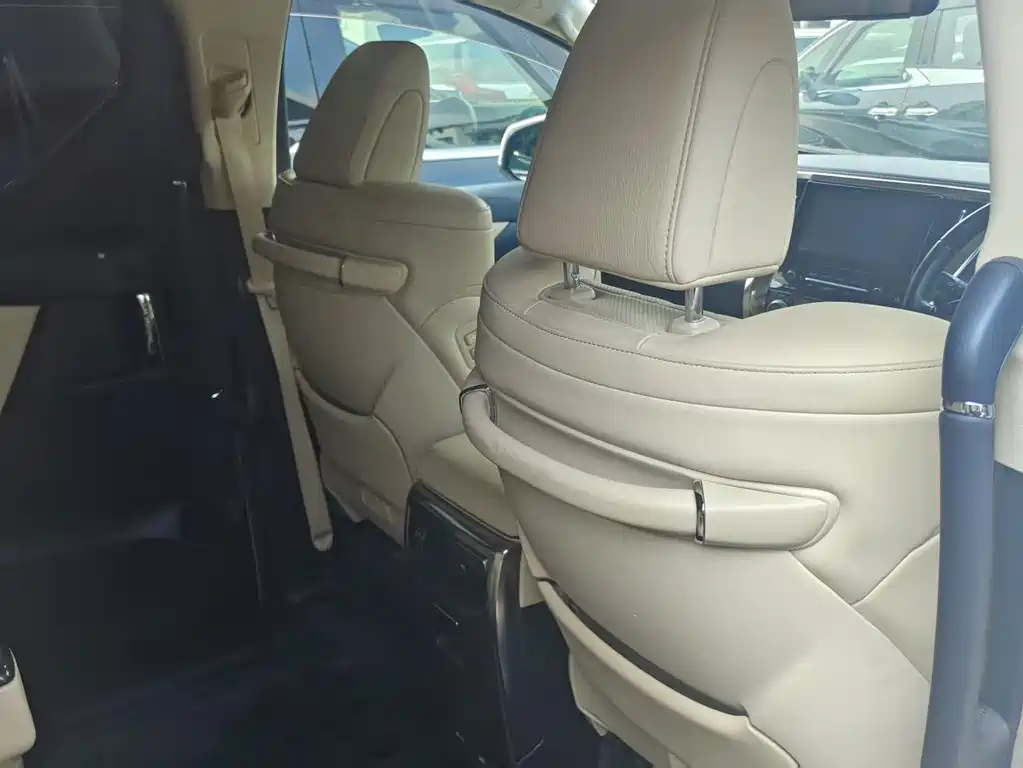 Toyota Alphard 2024 — фото 8