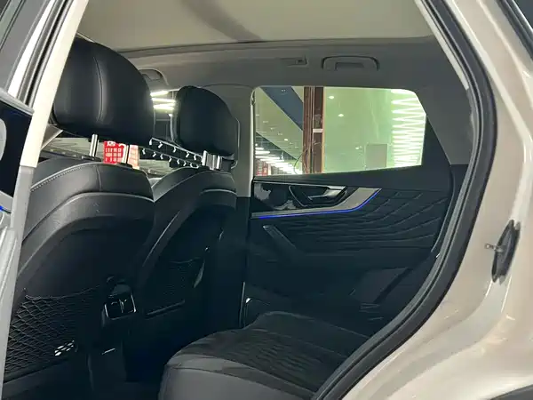 Hongqi HS5 2022