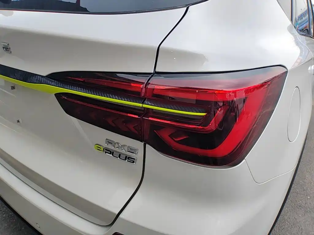 Roewe RX5 New Energy 2022 — фото 8