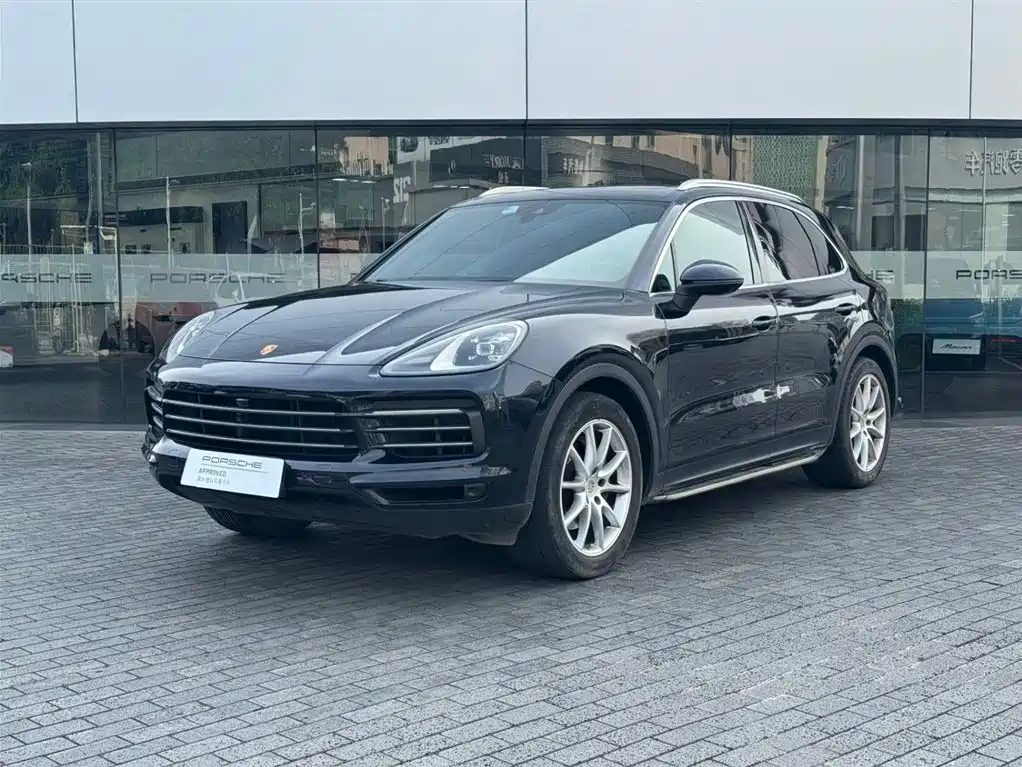 Porsche Cayenne 2022 — фото 1