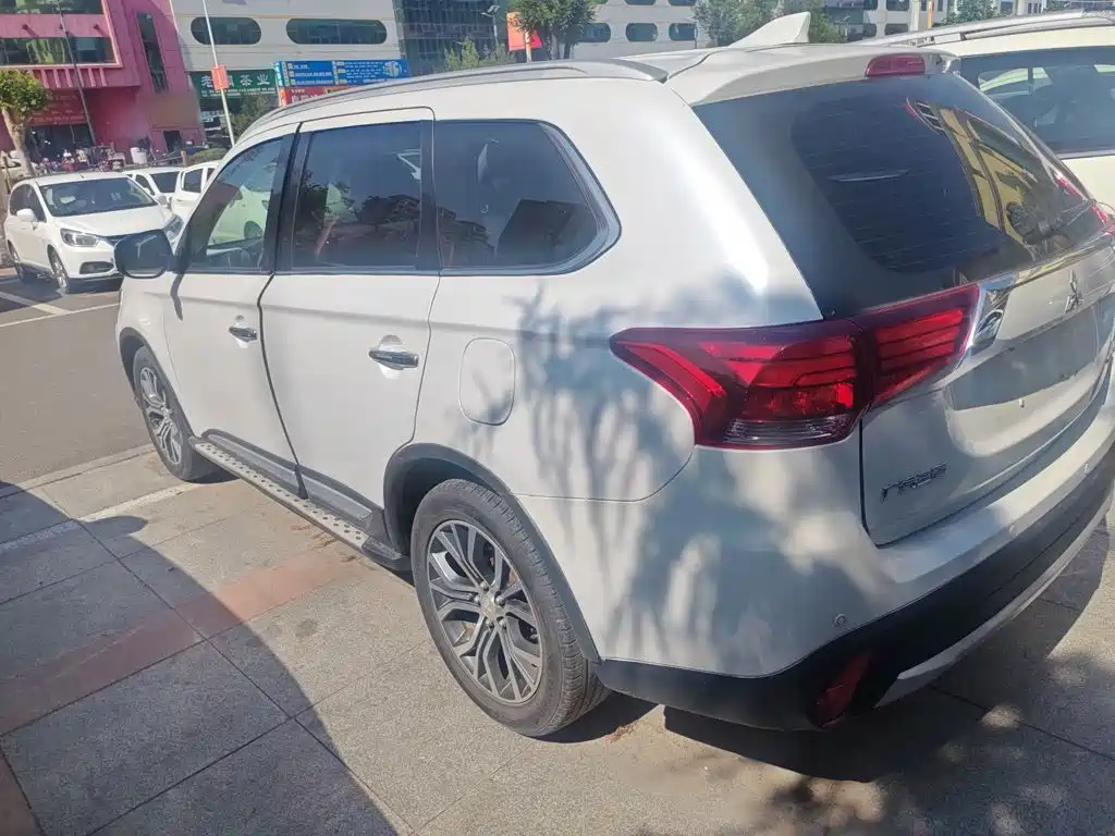 Mitsubishi Outlander 2018
