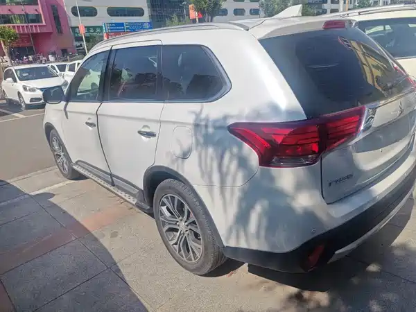 Mitsubishi Outlander 2018