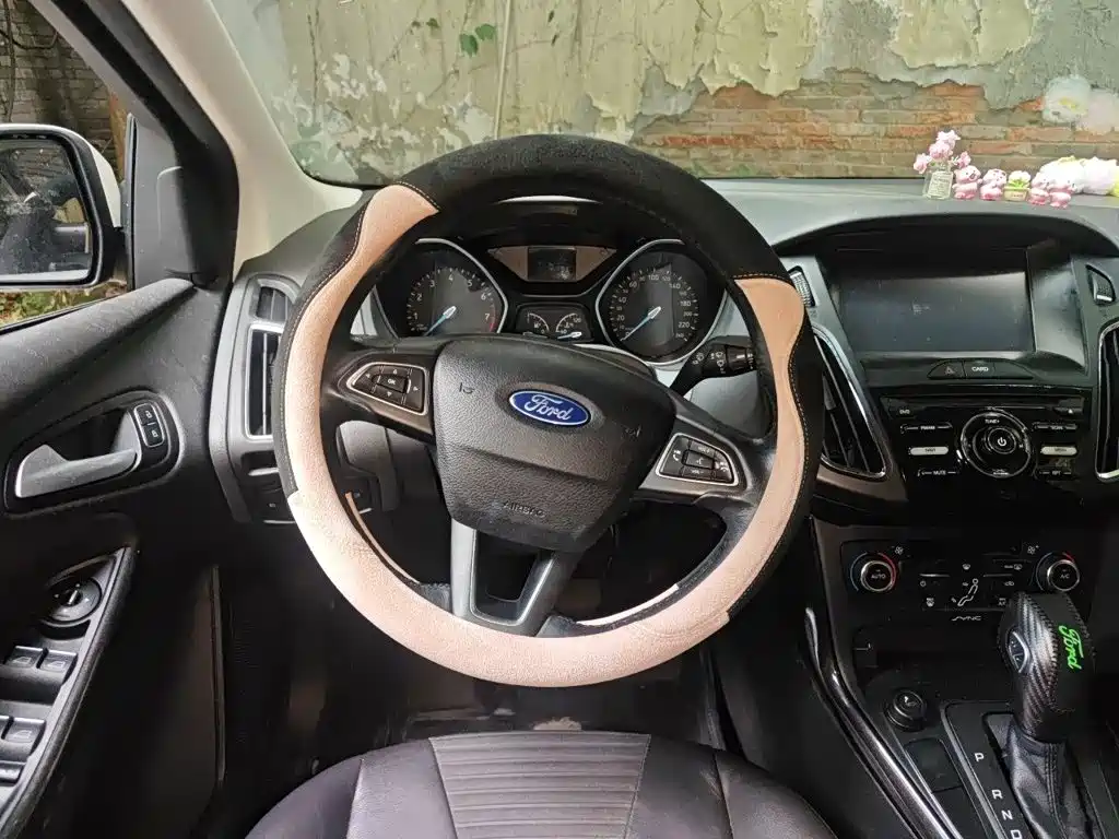 Ford Focus 2015 — фото 6