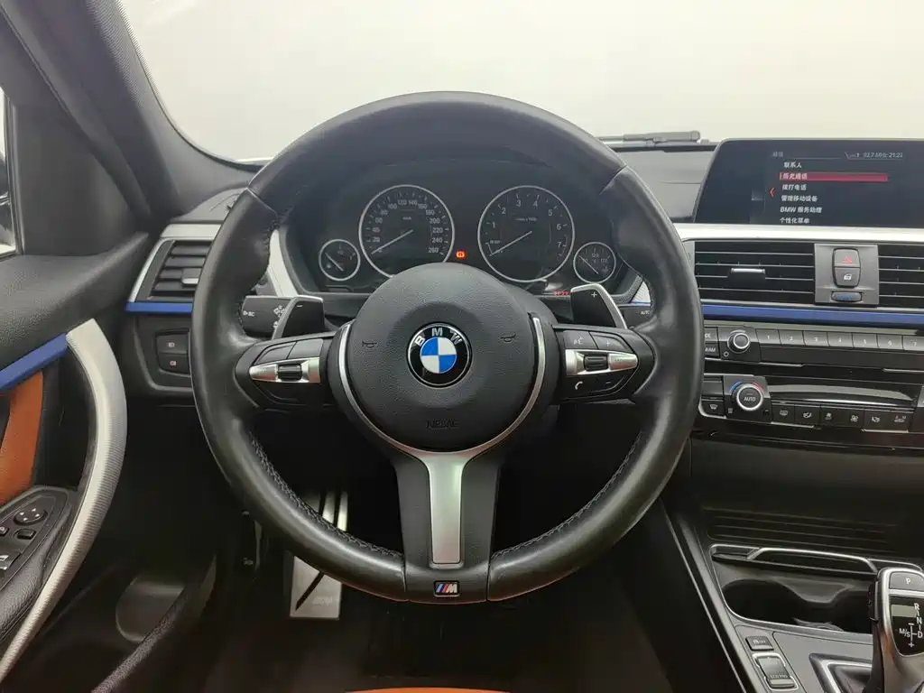 BMW 3 Series 2017 — фото 11