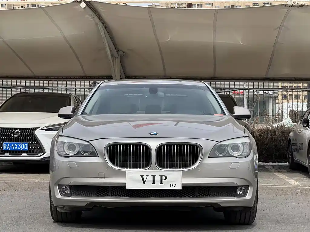 BMW 7 Series 2010 — фото 2