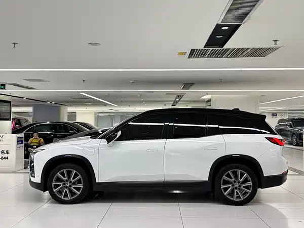NIO ES8 2019