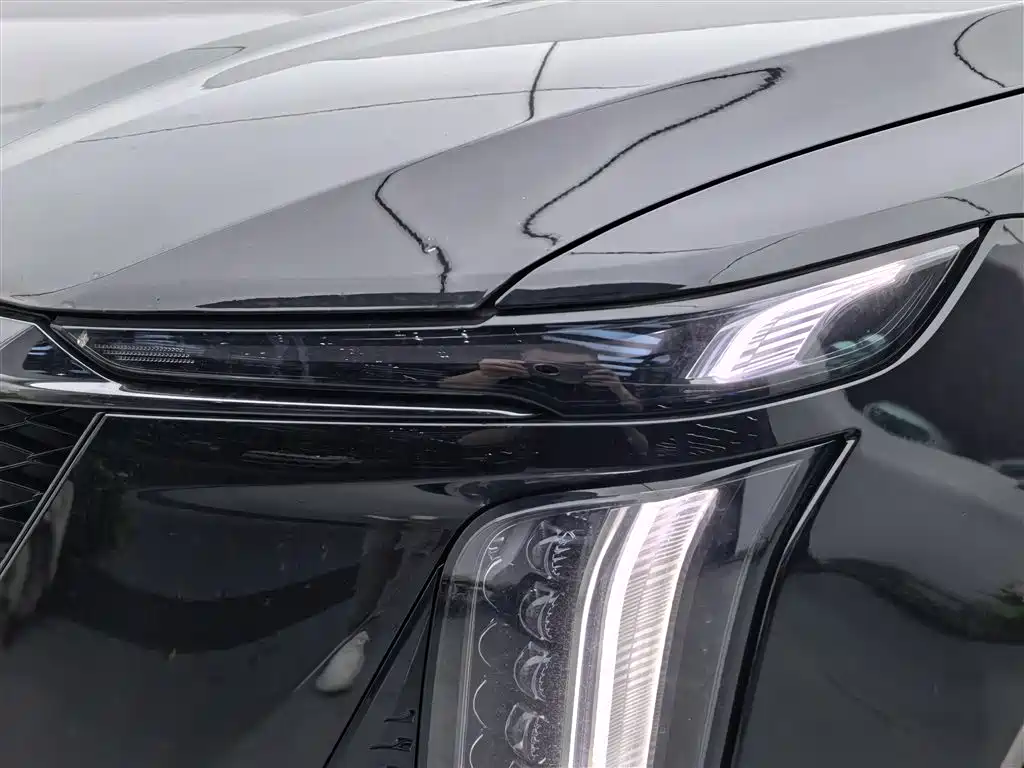 Cadillac XT5 2025 — фото 12