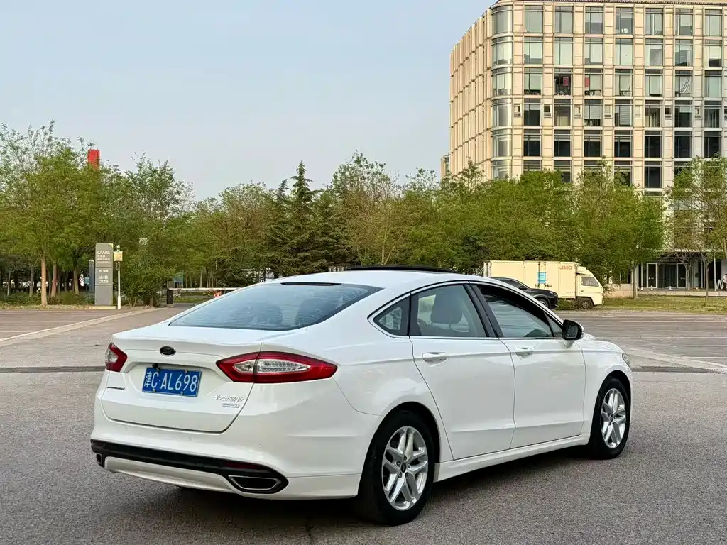 Ford Mondeo 2016 — фото 8