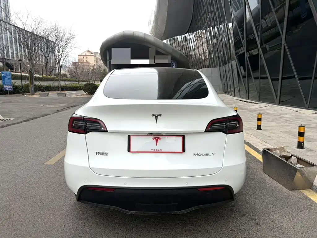 Tesla Model Y 2022 — фото 5