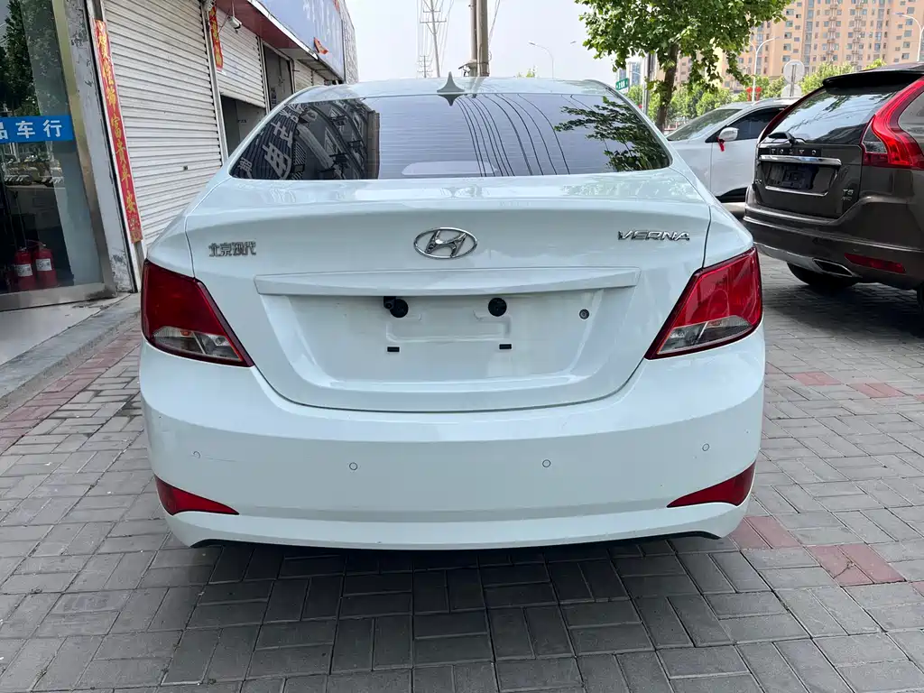 Hyundai Verna 2015 — фото 4